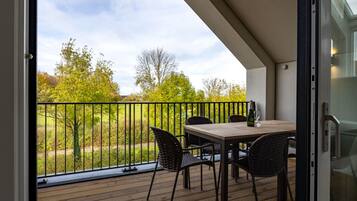 Apartment | Outdoor dining