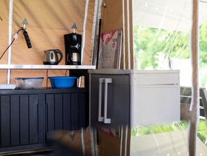 Private kitchen - Nice Tent Lodge not far From Historic Diekirch (Erpeldange)