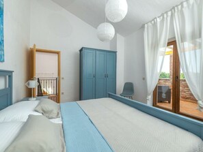 Huvila | 4 makuuhuonetta, yksilöllisesti kalustettu, silitysrauta/-lauta