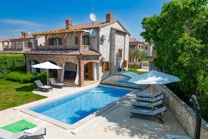 Piscine extérieure