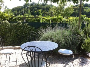 Dining - Shimmering Serenity in Pastrengo (Pastrengo)