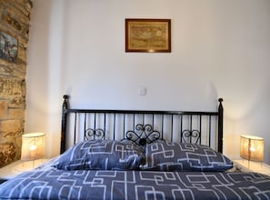 Departamento | 2 habitaciones, tabla de planchar con plancha y ropa de cama 