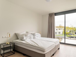 2 bedrooms, individually furnished, bed sheets - Amazing Villa in Zeewolde With Terrace (Zeewolde)