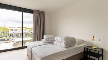 2 bedrooms, individually furnished, bed sheets