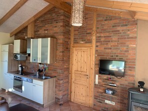 House | Private kitchen | Electric kettle - Peaceful Garden Stay (Pruchten)