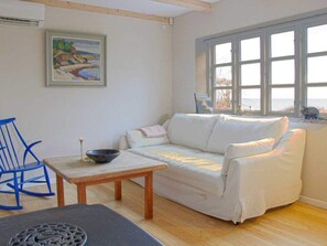 House | Living area - 6 Person Holiday Home in Aakirkeby (Akirkeby)