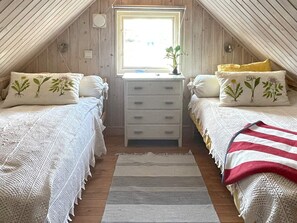 2 habitaciones y muebles diferentes