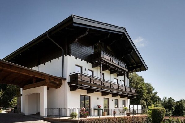 Exterior - Boutique Apartment in Salzburg (Niedernsill)