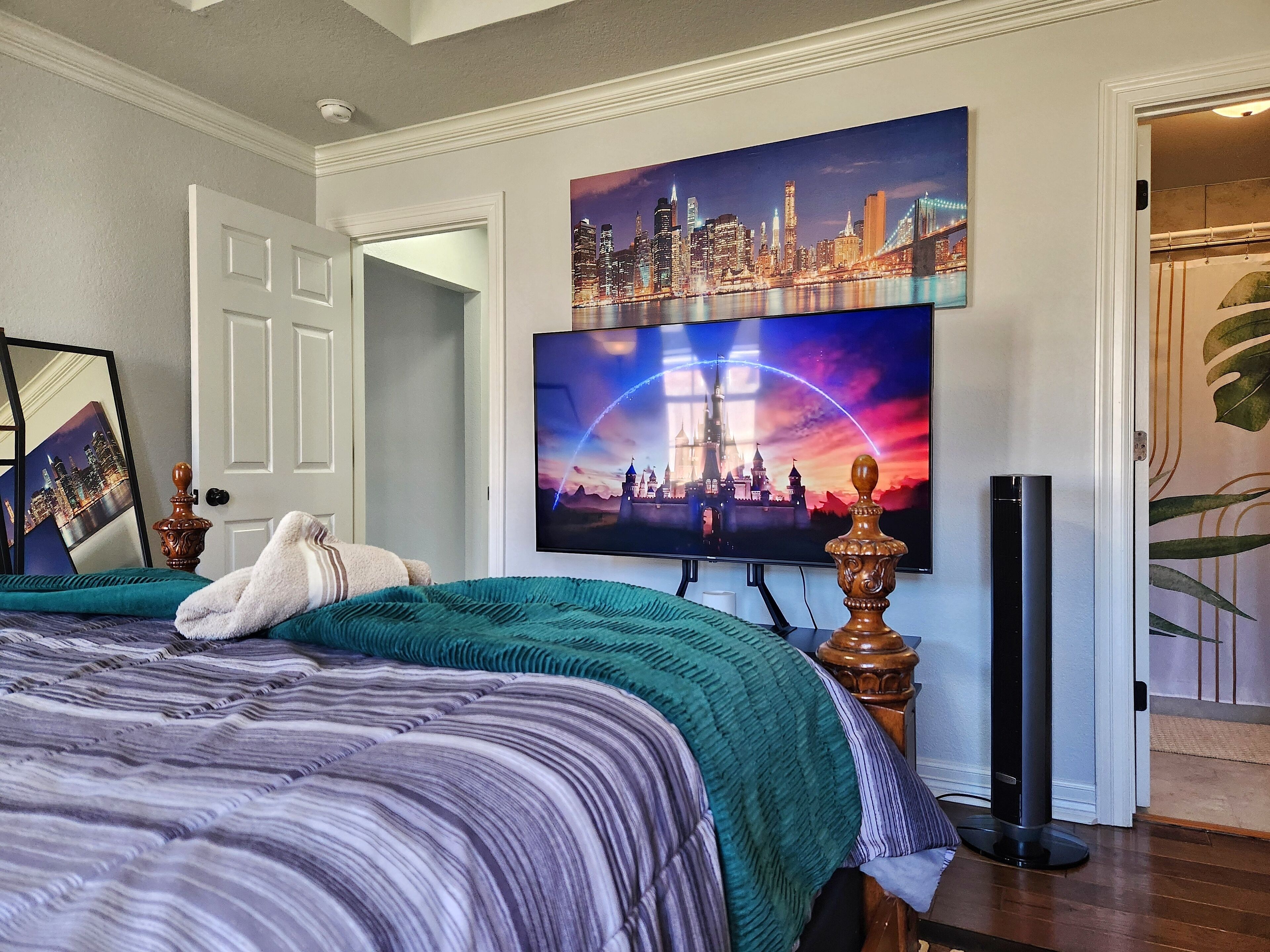 4 habitaciones, escritorio, tabla de planchar con plancha y wifi gratis 