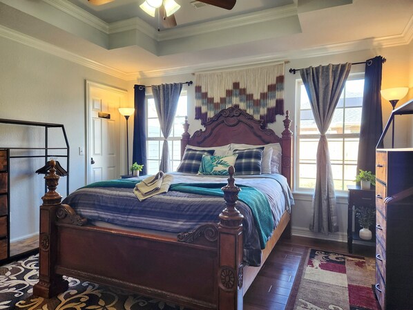 4 bedrooms, desk, iron/ironing board, free WiFi