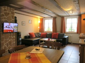 Living area - Holiday Apartment "cornflower" (Irmenach)