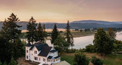 Discover Bonners Ferry charm, steps away from Casino at Best Western