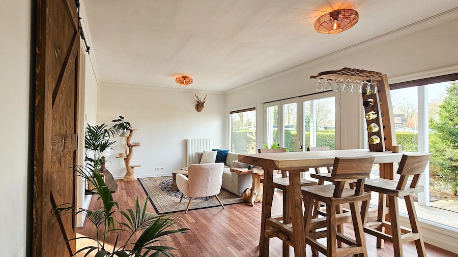 Beautiful Holiday Home With Spacious Garden