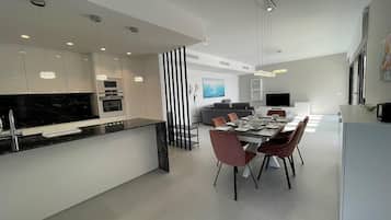 Villa | Dining