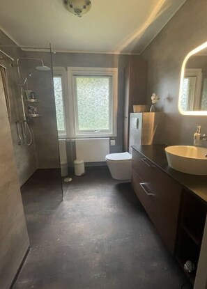 House | Bathroom - Nyhyttan Comfortable Holiday Residence (Nora)