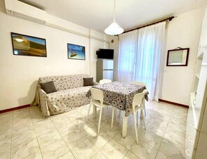 Apartment | Dining - Apartment in Caorle Near the Beach (Caorle)