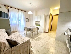 Apartment | Living room - Apartment in Caorle Near the Beach (Caorle)