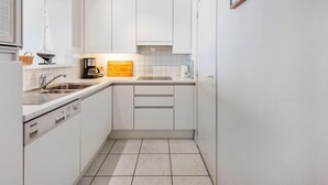 Apartment | Private kitchen - Royal 201 Seafront Apartment in a top Location (Koksijde)