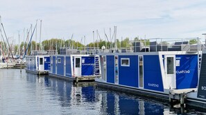 Mobile Home | Exterior - Water View Lodge in Naarden (Naarden)