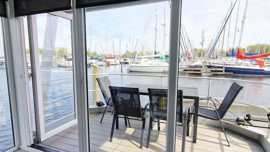 Water Lodge in Naarden With Marina Views