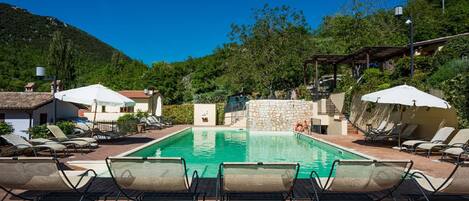 Huis | Zwembad | Een buitenzwembad