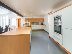 House | Private kitchen | Electric kettle - Modern Holiday Home in Verviers With Indoor Pool (Verviers)