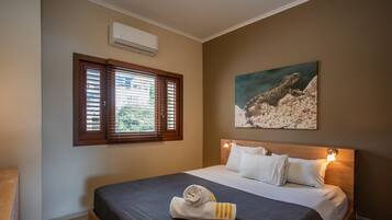 House | 2 bedrooms, iron/ironing board, bed sheets