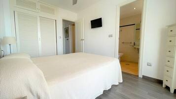 House | 3 bedrooms, bed sheets