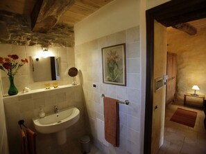 Apartment | Bathroom - Holiday Home Cascina Lovera (Bonvicino)