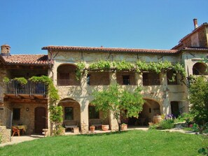 Apartment | Exterior - Holiday Home Cascina Lovera (Bonvicino)