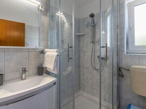 Apartment | Bathroom