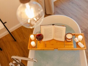 2 habitaciones y muebles diferentes