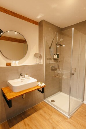 House | Bathroom | Hair dryer - Frunn Stuuv Comfortable Holiday Residence (Ratzeburg)