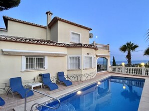 Outdoor pool - Villa Miraflores Comfortable Holiday Residence (Teulada)