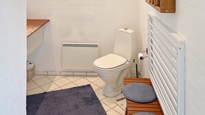 House | Bathroom - 4 Person Holiday Home in Sydals (Sydals)
