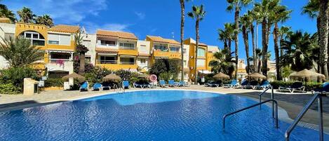 House | Pool