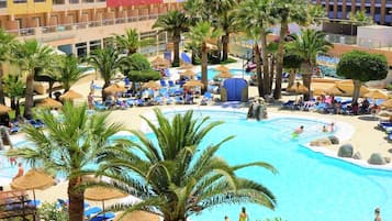 Appartement | Zwembad | Een binnenzwembad en een buitenzwembad