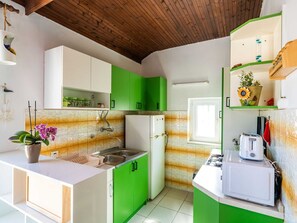 Apartment | Private kitchen | Fridge, microwave, oven, stovetop - Apartment Dorica - Two Bedroom Apartment With Terrace (Dubrovnik)