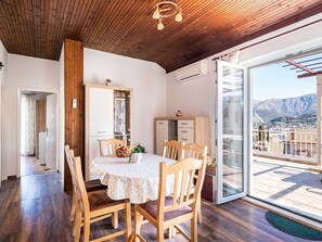 Apartment | Dining