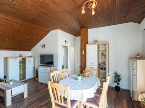 Apartment | Dining