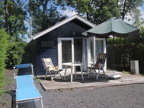 Terrace/patio - Cozy Cottage With Wifi, Located in Friesland (Tzummarum)