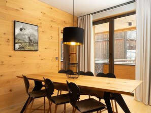 Apartment | Dining