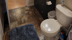 Hårføner, håndklær, såpe og sjampo