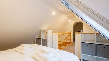 1 bedroom, individually furnished