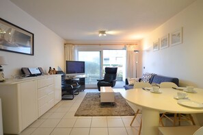 Apartment | Dining