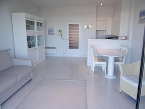 Living room - Bright Apartment in Nieuwpoort (Nieuwpoort)
