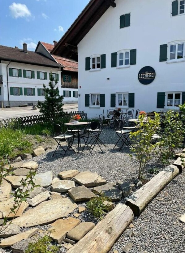 Khuôn viên nơi lưu trú