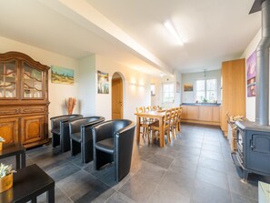 Villa | Dining - Apartment on Belgium's Stunning Coastline (Diksmuide)