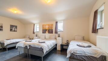 Villa | 1 slaapkamer, individueel gemeubileerd, beddengoed