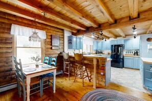 Dining - Lakefront lodge on Pemaquid Pond with dock, kayaks, canoe, SUP & firepits (Bremen)